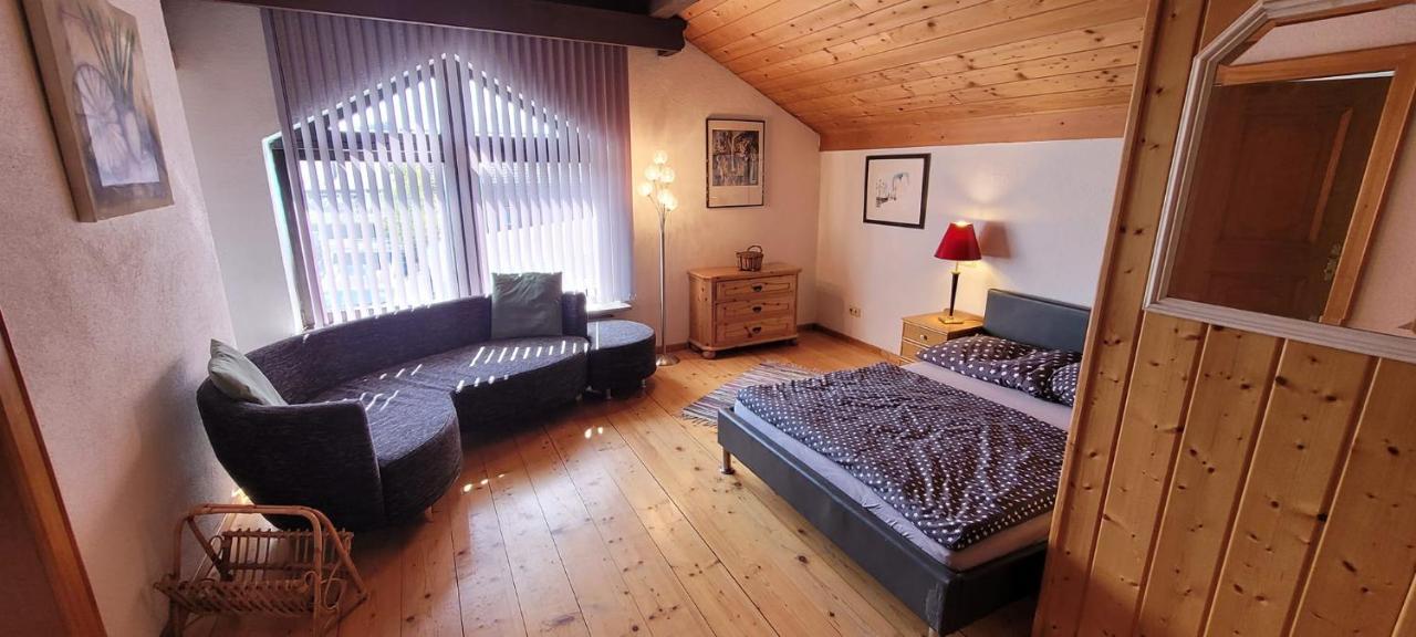 Ferienzimmer / Monteurzimmer Neumarkt Am Wallersee Exterior foto